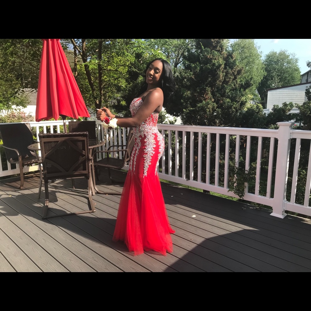 PROM DRESS! - Picture 2 of 2